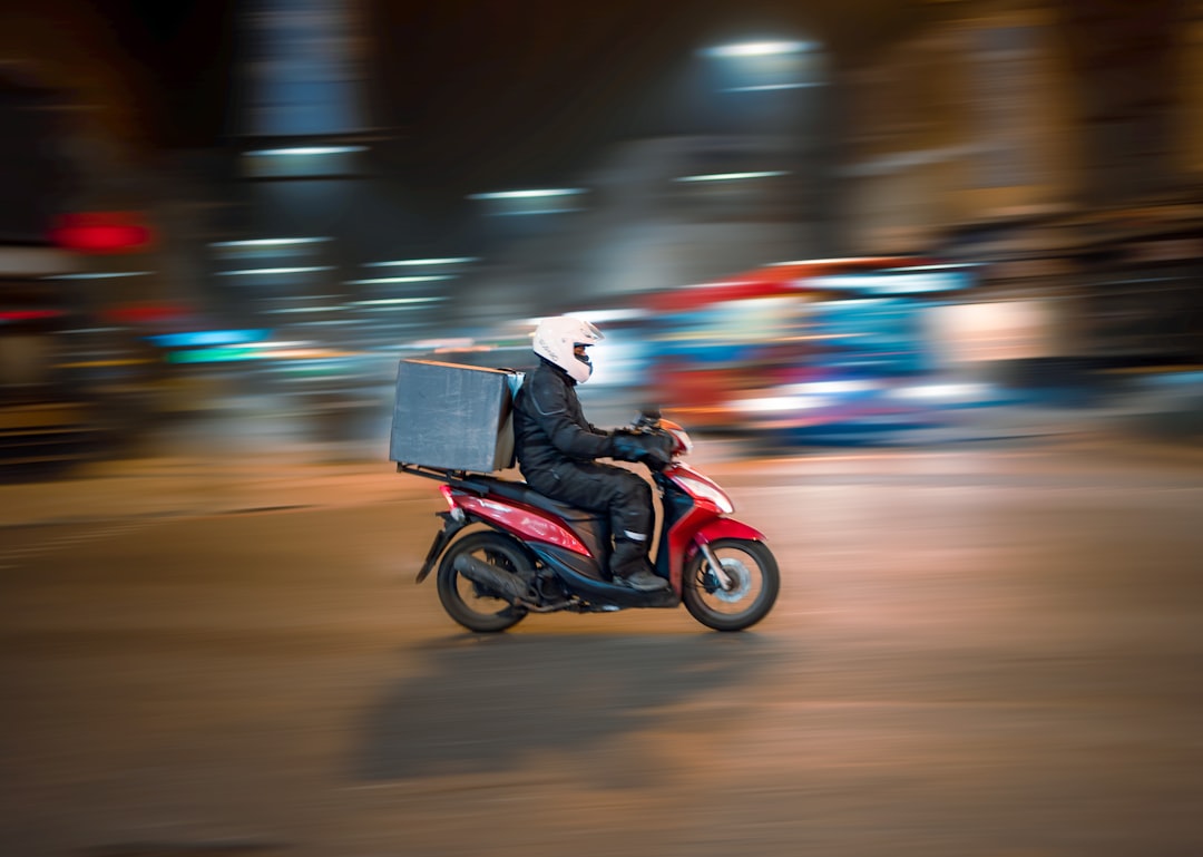 Delivery sem comissão: 7 estratégias para lanchonetes e hamburguerias crescerem com lucro